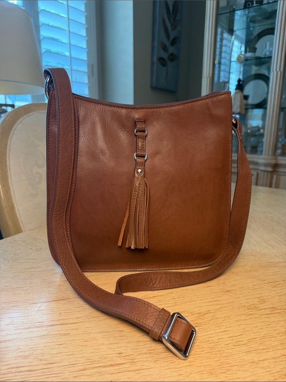 ili New York Feed Bag W/ Tassel